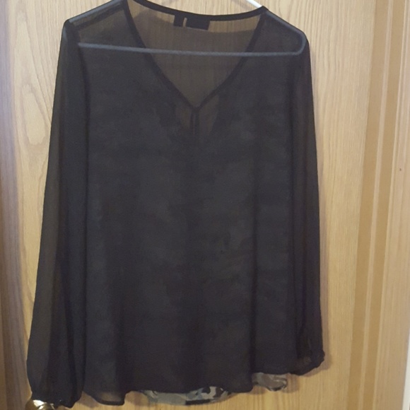 Top - Picture 2 of 2